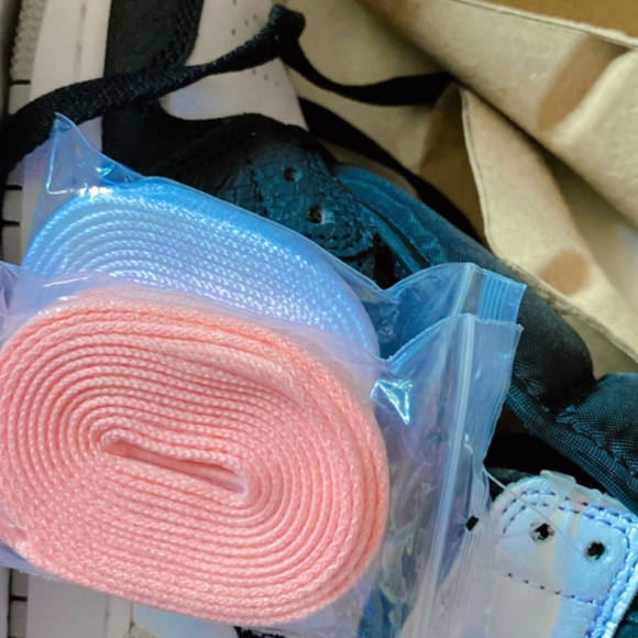 Stage Haze Jordan 1 (Newly released) - Picture 3 of 3